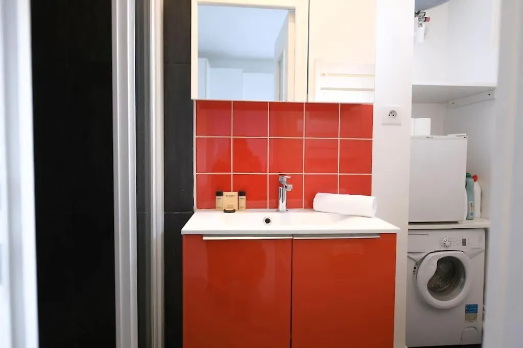Shelter Oberkampf Apartment
