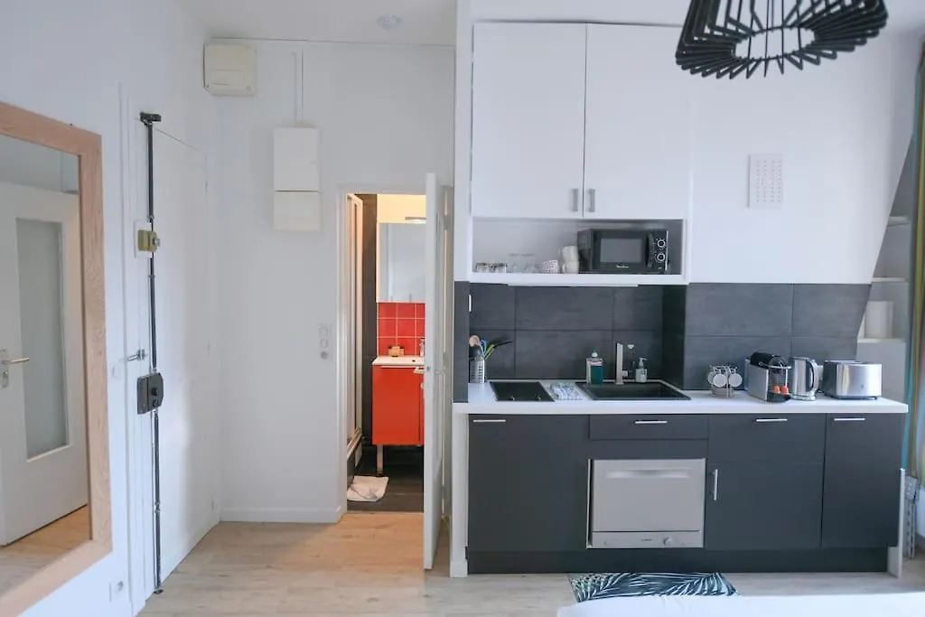 Apartment Shelter Oberkampf
